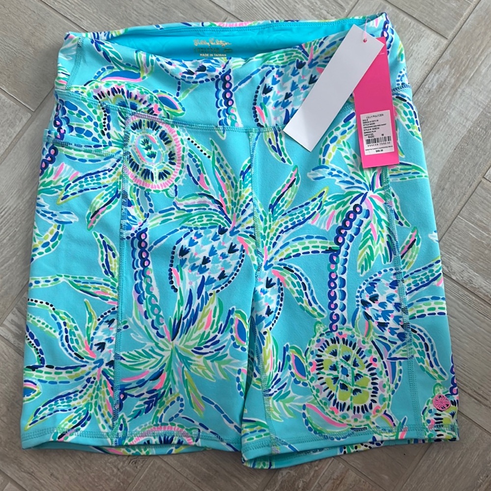 NWT Lilly pulitzer Luxletic high rise short sz M